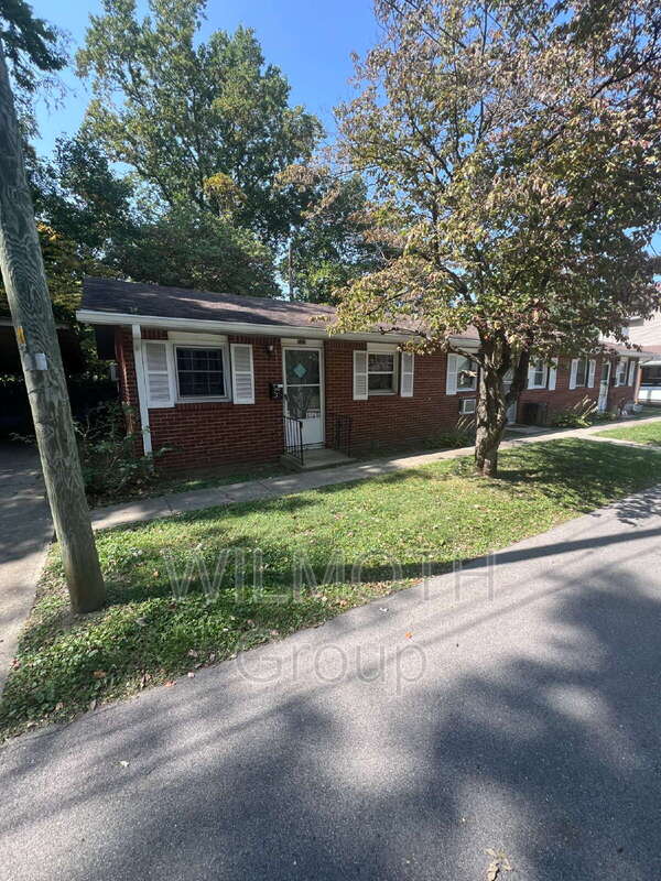 Crawfordsville House: 107 Wallace Drive