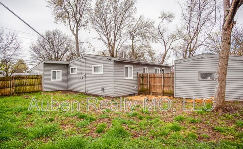 Kansas City House: 7400 E. 87th St.