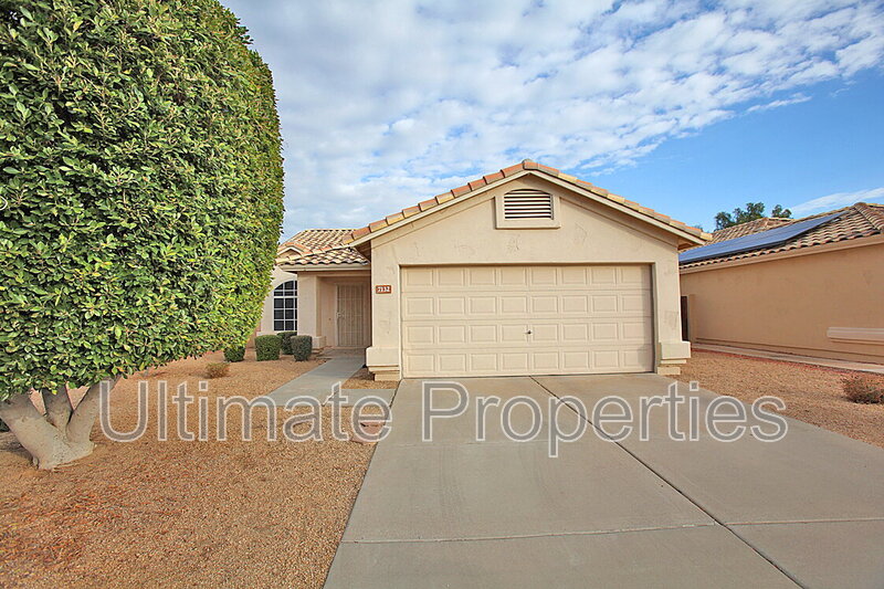 Glendale House: 7132 W La Senda Dr