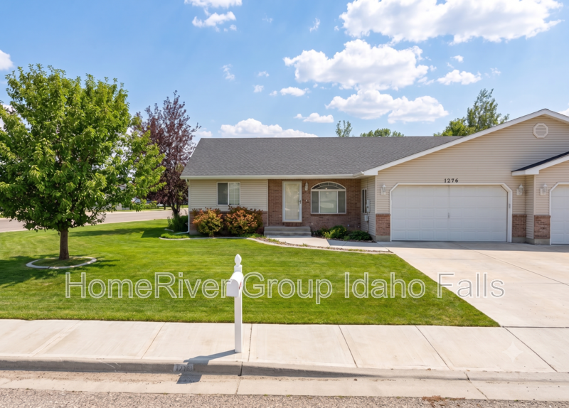 Ammon Townhome: 1276 Matchpoint Dr