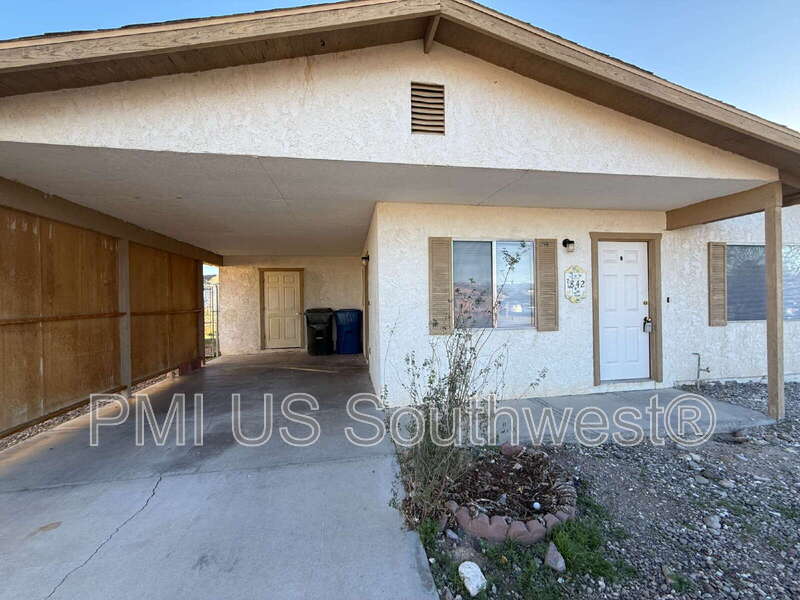 Bullhead City House: 1842 Gem St