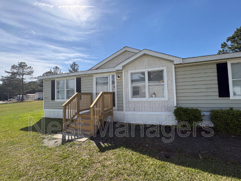 Fayetteville House: 3116 Paddlefish Drive