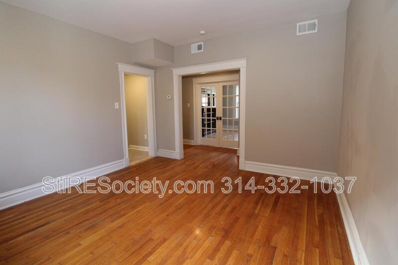 St. Louis Condo: 2606 Louisiana Ave. #1N