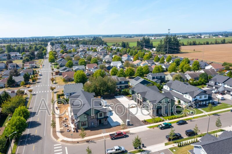 Lynden Townhome: 2201 De Jong Dr