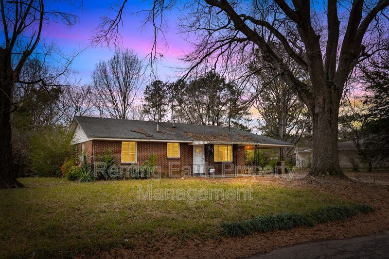 Birmingham House: 1245 Rayfield Drive