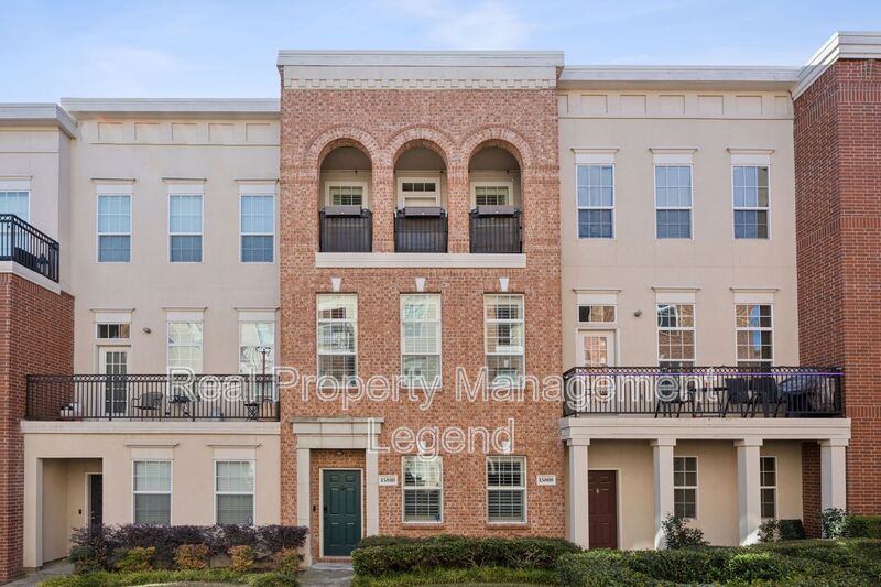 Addison Townhome: 15810 Breedlove Place