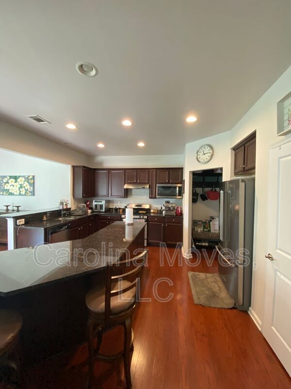 Greenville House: 204 Barbours Lane