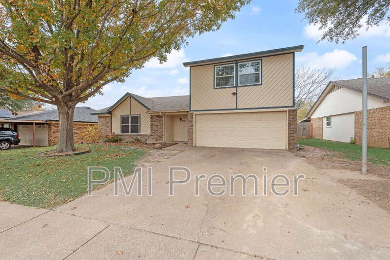 Saginaw House: 516 Roberts Dr