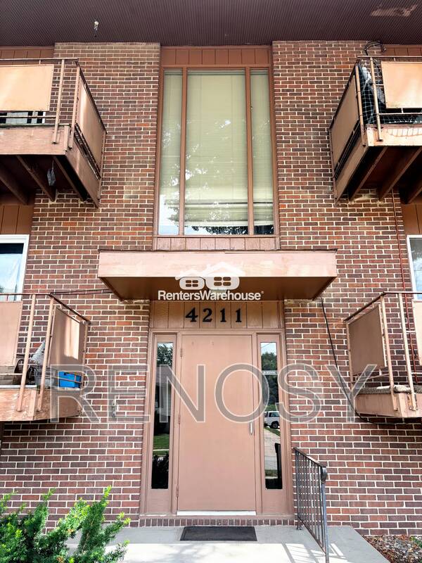 Urbandale Condo: 4211 65th St