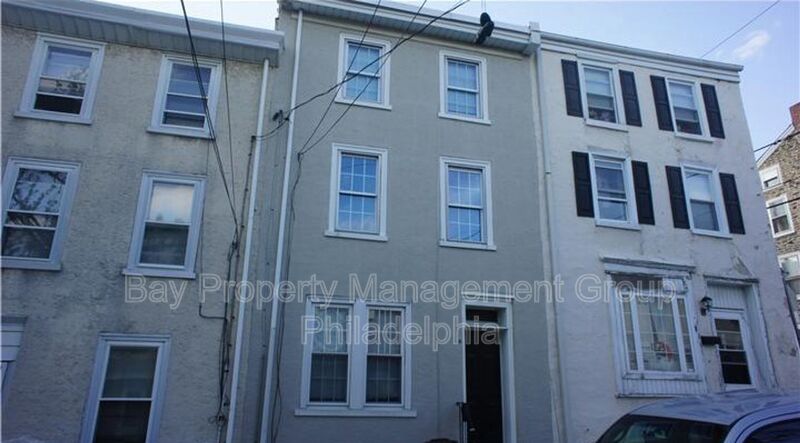 Philadelphia House: 128 Jamestown Ave