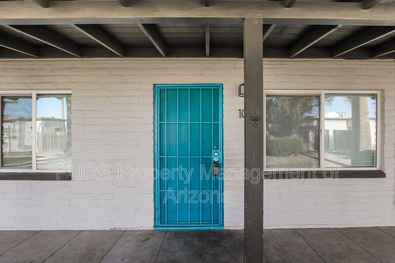 Phoenix Condo: 6801 N. 17th Avenue