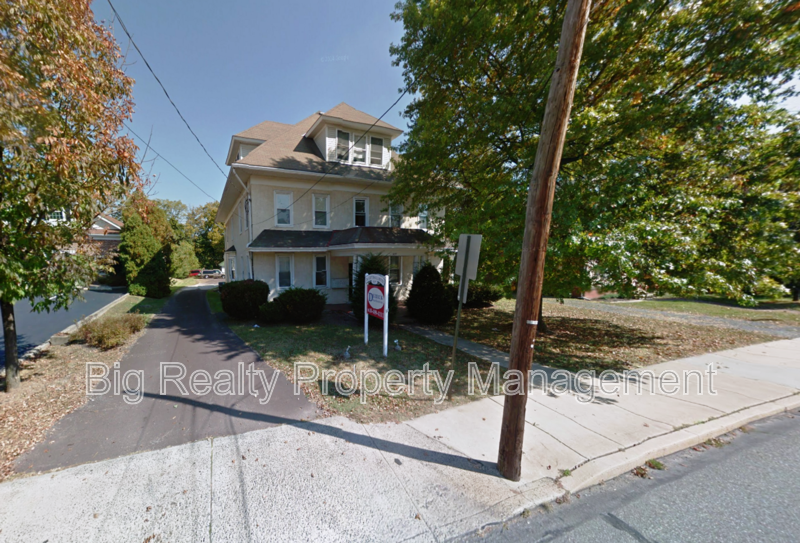 Collegeville Condo: 477 E Main St