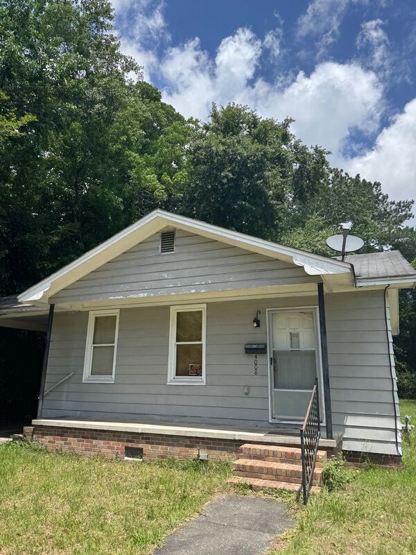 North Charleston House: 4008 Gary Dr