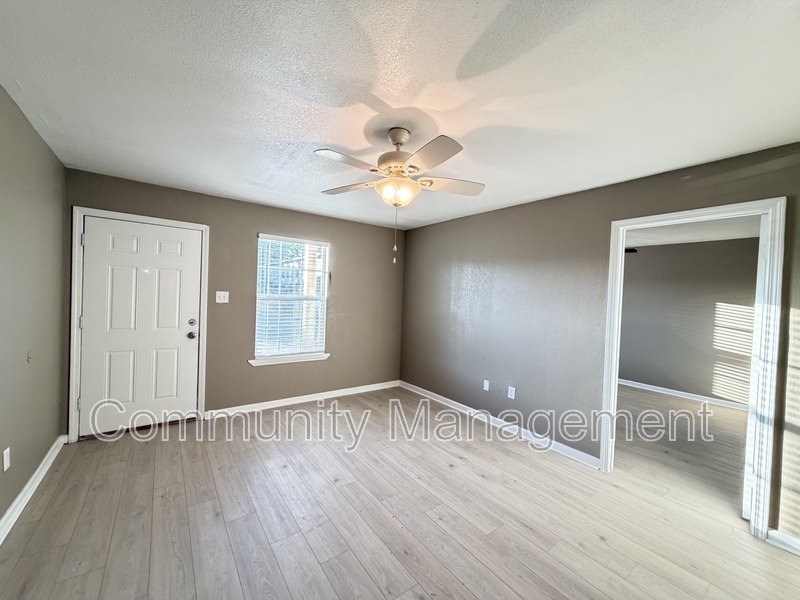 Baton Rouge Condo: 2150 N Sherwood Forest Dr