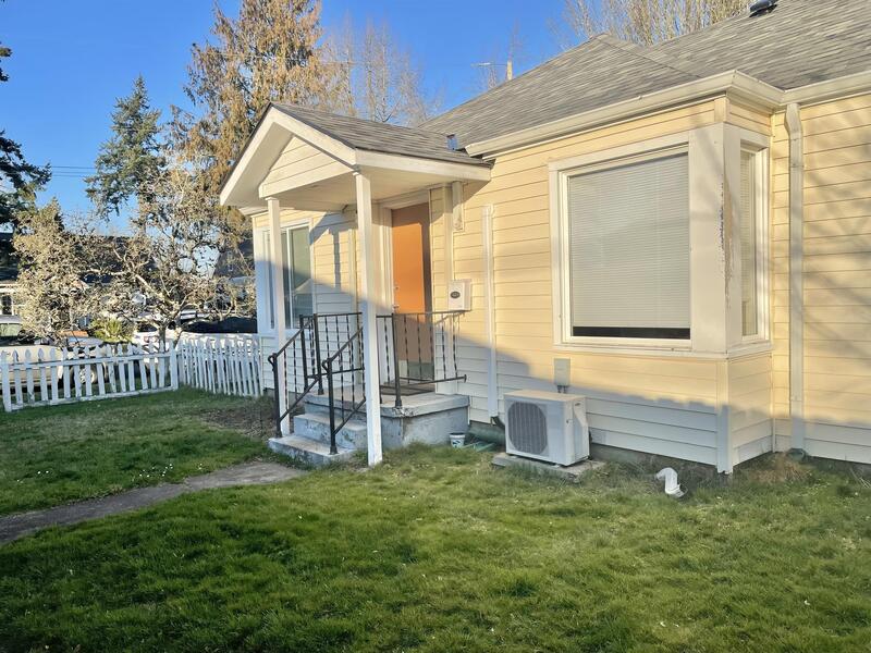 Salem House: 1040 Spruce Street Northeast