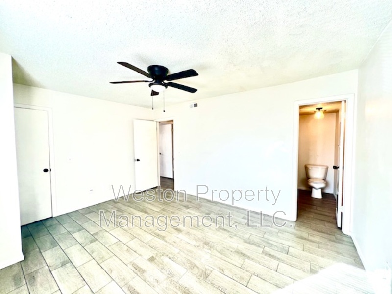 Oklahoma City House: 6054 Northwest Expressway