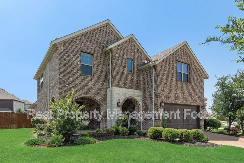 Prosper House: 2824 Village Creek St