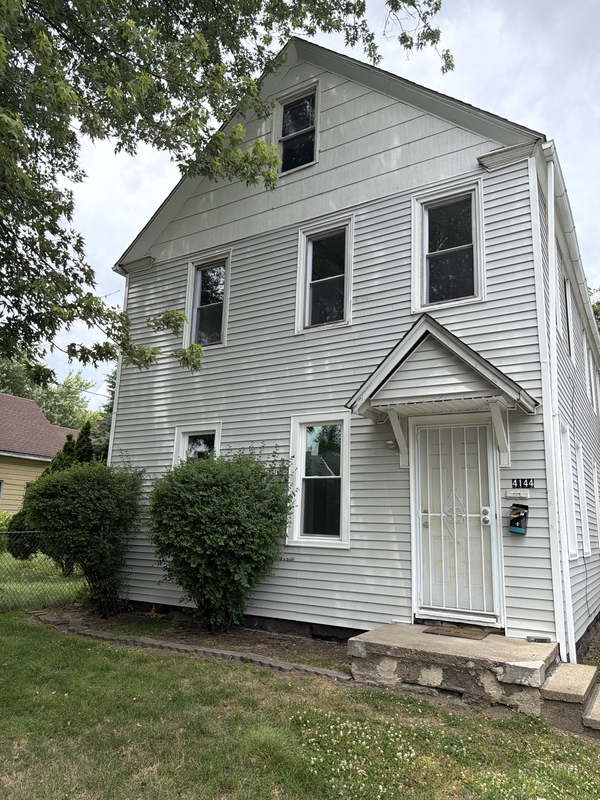 Cleveland Condo: 4144 Hyde Avenue - Upstairs