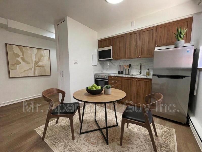 Hamilton Condo: 1284 Fennell Avenue East