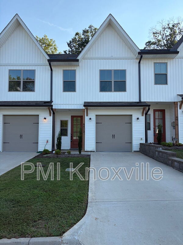 Powell Townhome: 8413 Whisper Lane