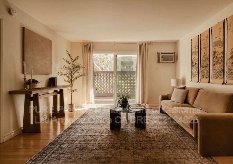 Los Angeles House: 5860 Benner St