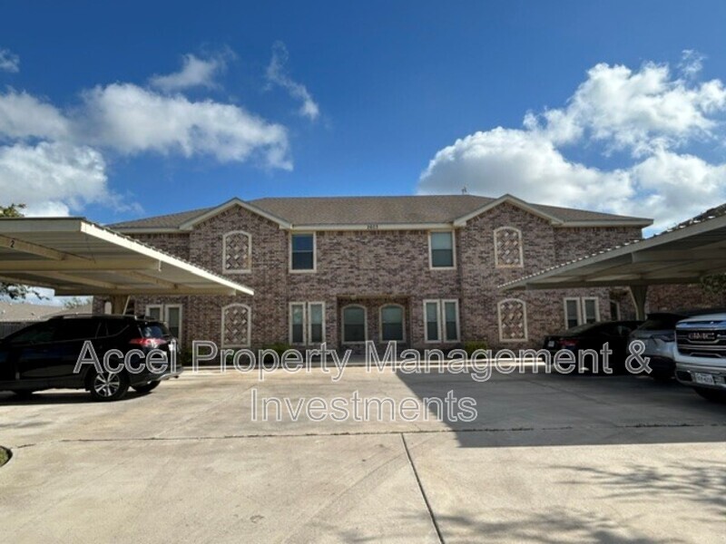 Alton Condo: 2603 E. Eisenhower