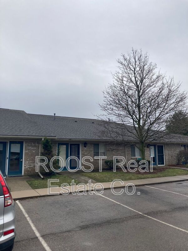 Urbana House: 339 Lewis B Moore Drive