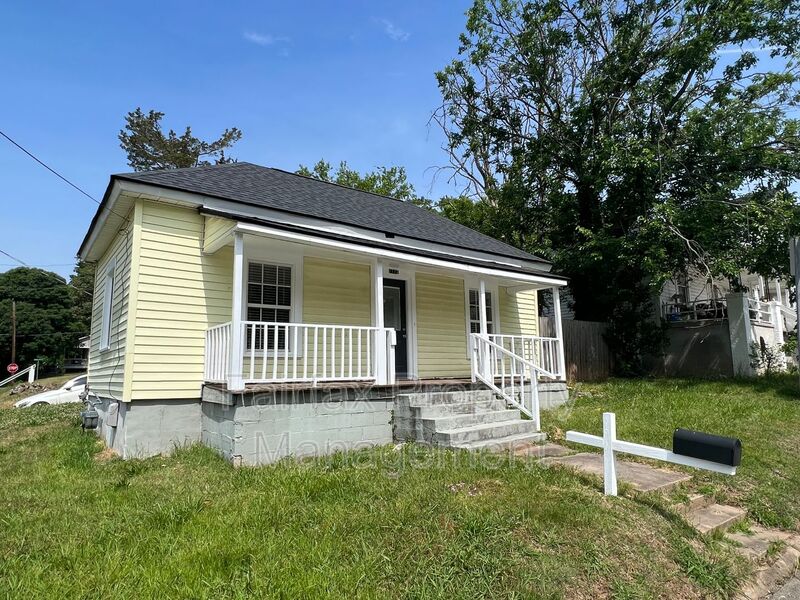 Durham House: 1112 Kent St