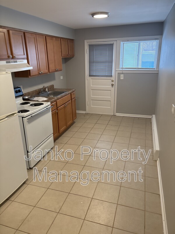 Worth Condo: 10720 S Ridgeland Ave