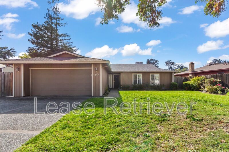 Stockton House: 1244 Royal Oaks Dr