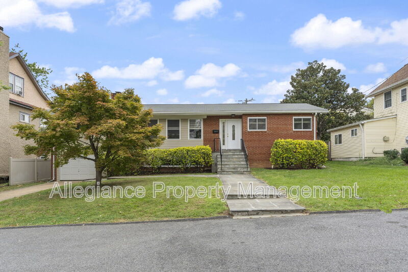 Arlington House: 2311 N Dinwiddie St