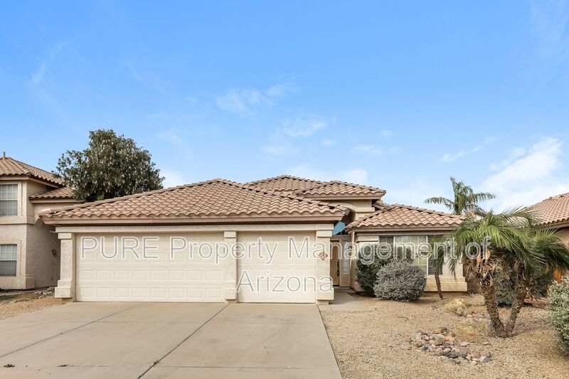 Gilbert House: 624 W Douglas Ave