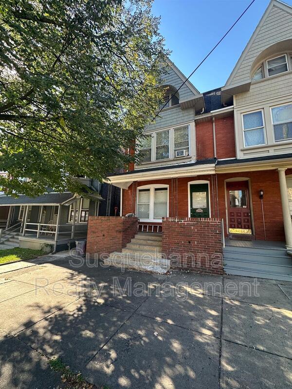 Lancaster Condo: 134 College Ave.