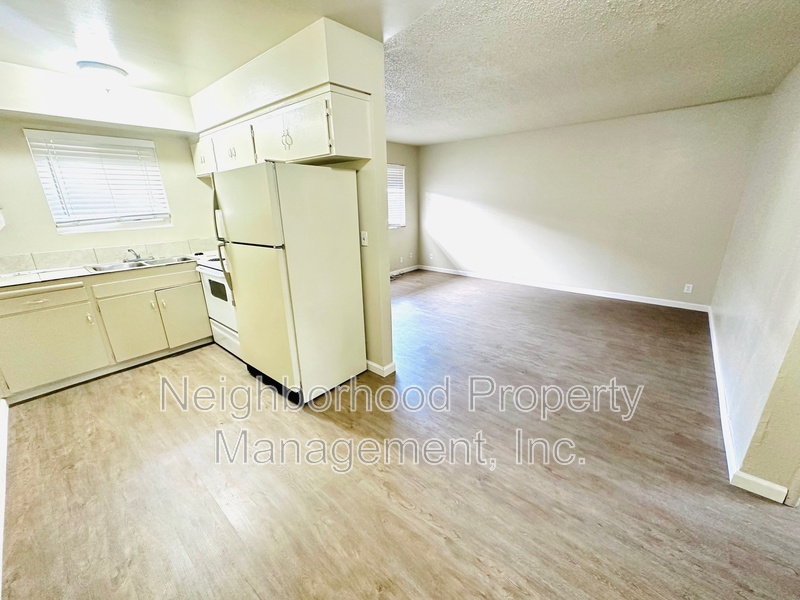 Fresno Condo: 1421 East Cambridge Avenue - 4
