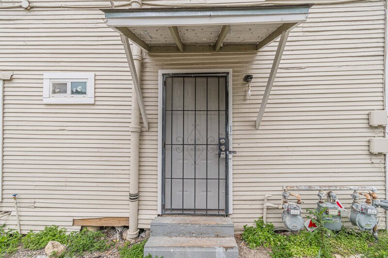 San Antonio House: 2407 South New Braunfels Avenue