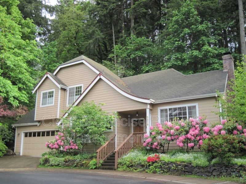 Eugene House: 5216 Cold Springs Way