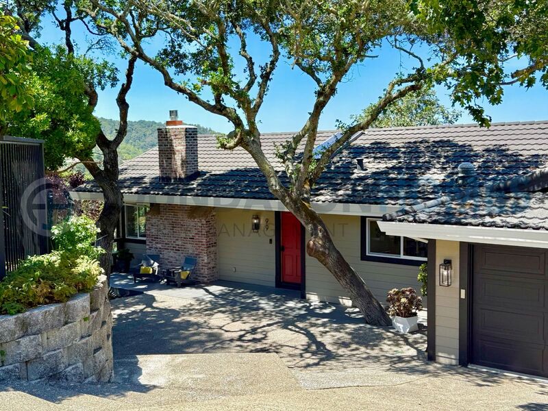 Novato House: 99 Carnoustie Heights