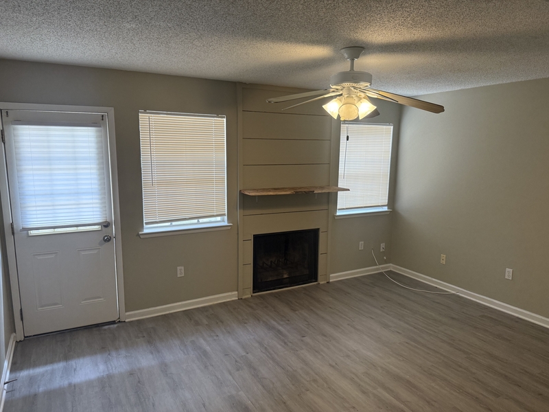 Zachary Condo: 820 Meadow Glen Avenue - B