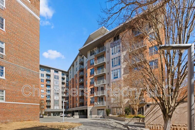Washington Condo: 3883 Connecticut Ave NW