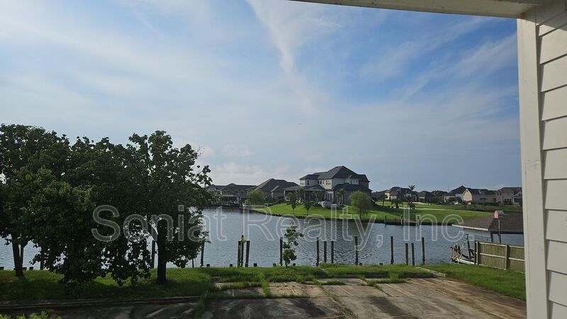 Slidell Condo: 4504 Pontchartrain Drive