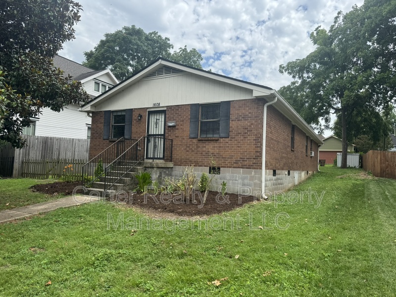 Nashville House: 1608 Forrest Avenue