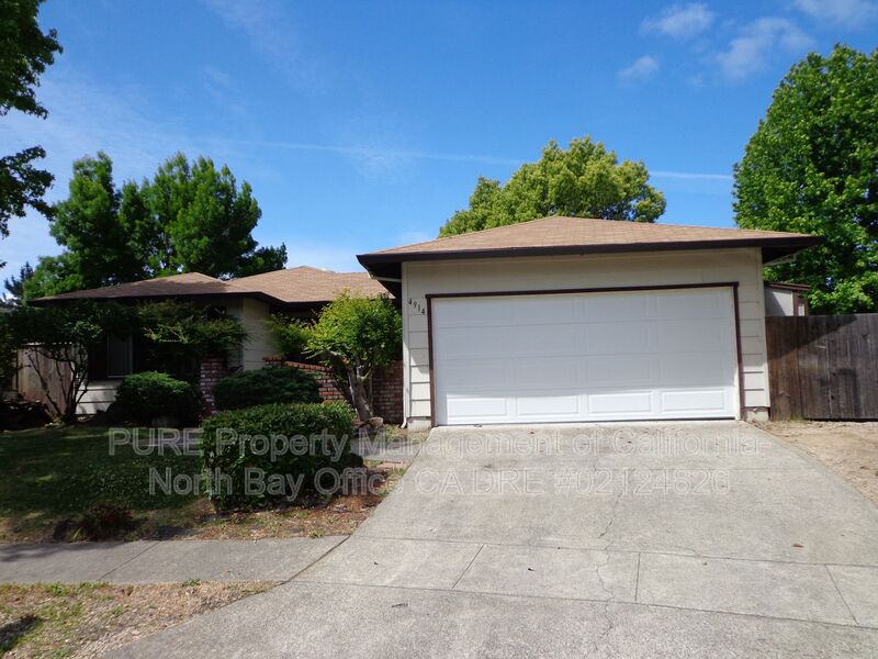 Santa Rosa House: 4914 Everglade Drive