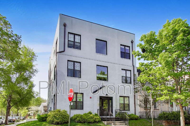 Washington Condo: 1839 D St NE