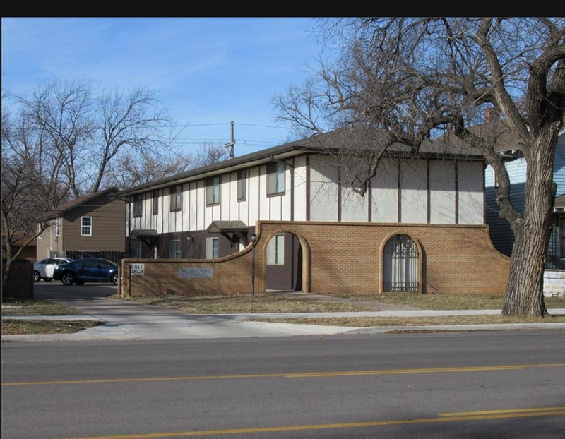 Hutchinson Condo: 1415 North Main Street - 5