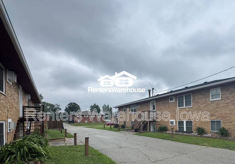 Ankeny Condo: 114 NW College Ave