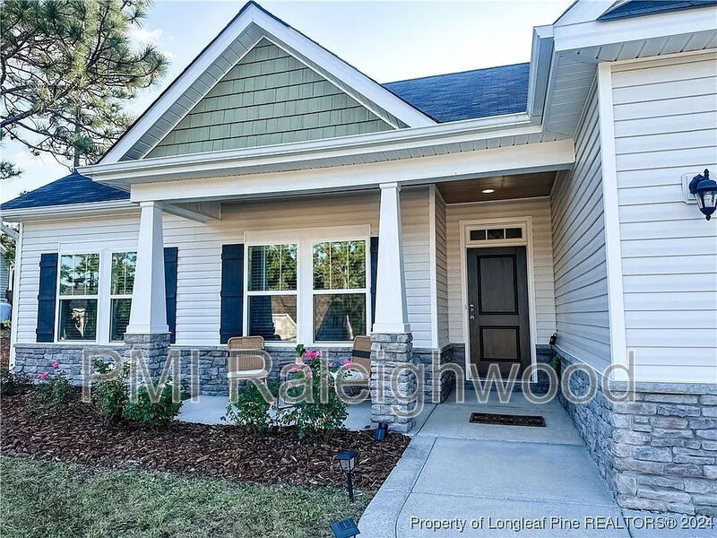 Aberdeen House: 1245 Whitney Drive