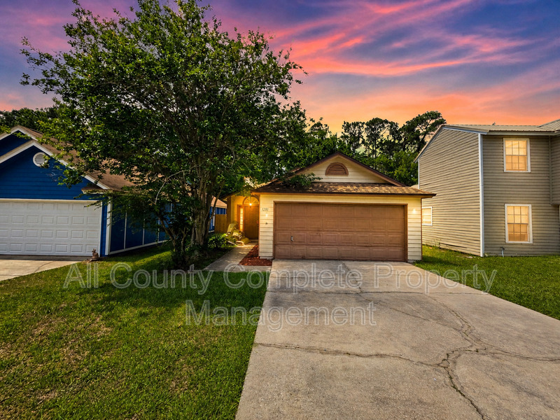 Orange Park House: 1281 Independence Dr.
