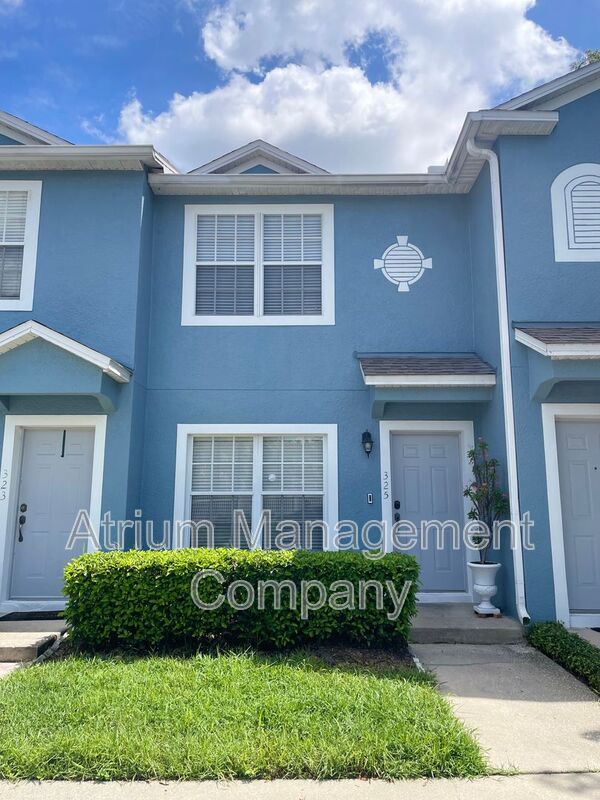 Sanford Townhome: 325 Wilton Cir