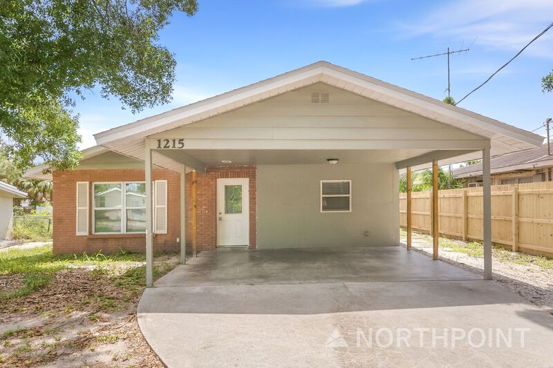 Bradenton House: 1215 39th St W