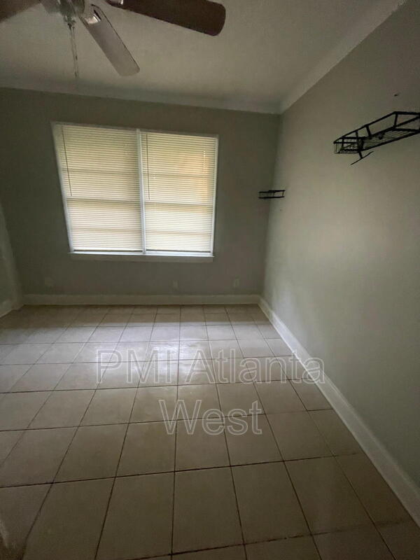 Decatur House: 1715 Highland Place